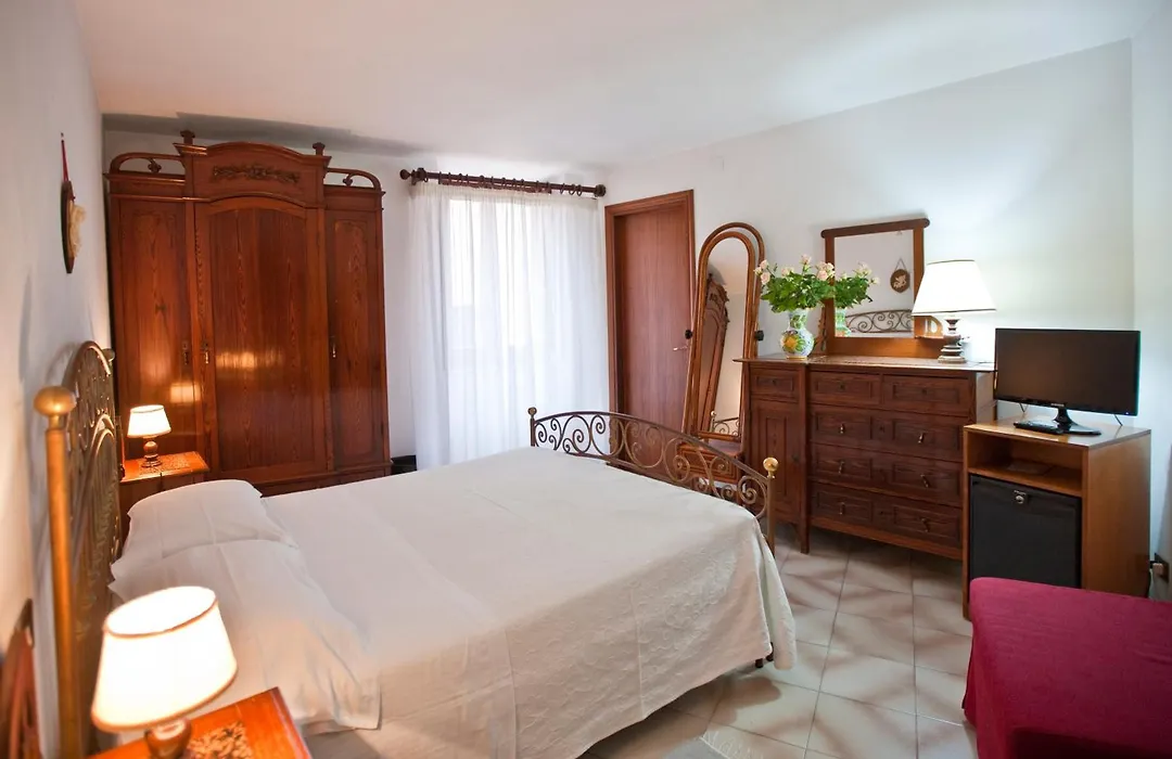 Hotel Moderno-1